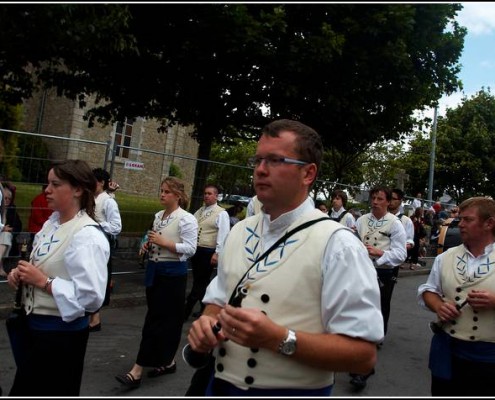 Le defile du dimanche &#8211; Festival Terre Neuvas (Bobital) 2008