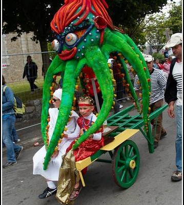 Le defile du dimanche &#8211; Festival Terre Neuvas (Bobital) 2008