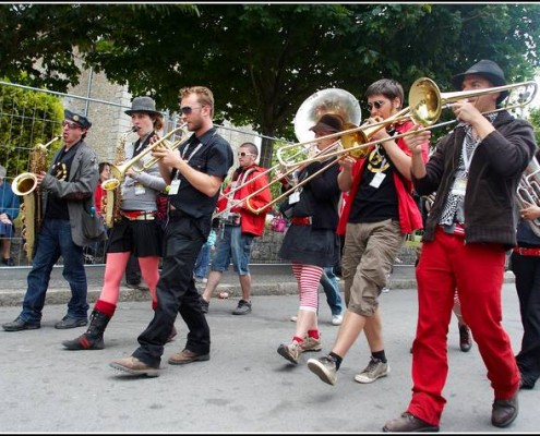 Le defile du dimanche &#8211; Festival Terre Neuvas (Bobital) 2008