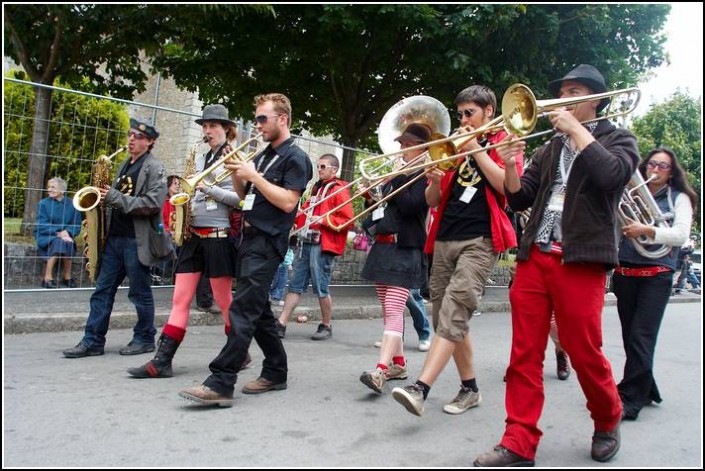 Le defile du dimanche &#8211; Festival Terre Neuvas (Bobital) 2008