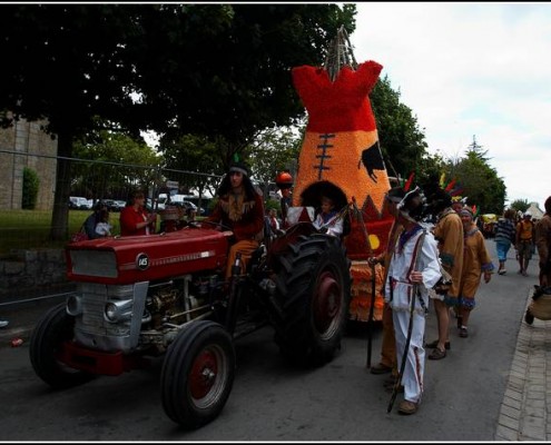 Le defile du dimanche &#8211; Festival Terre Neuvas (Bobital) 2008