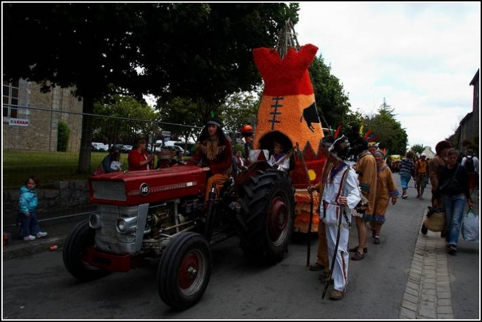 Le defile du dimanche &#8211; Festival Terre Neuvas (Bobital) 2008