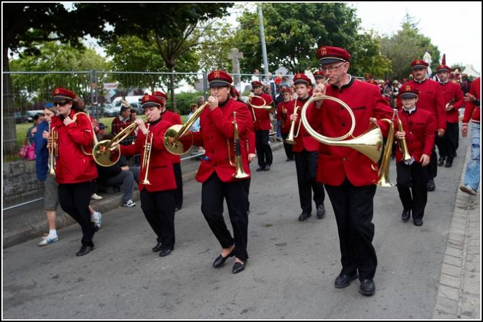 Le defile du dimanche &#8211; Festival Terre Neuvas (Bobital) 2008