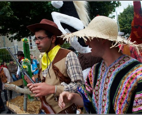 Le defile du dimanche &#8211; Festival Terre Neuvas (Bobital) 2008