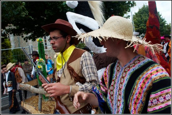 Le defile du dimanche &#8211; Festival Terre Neuvas (Bobital) 2008