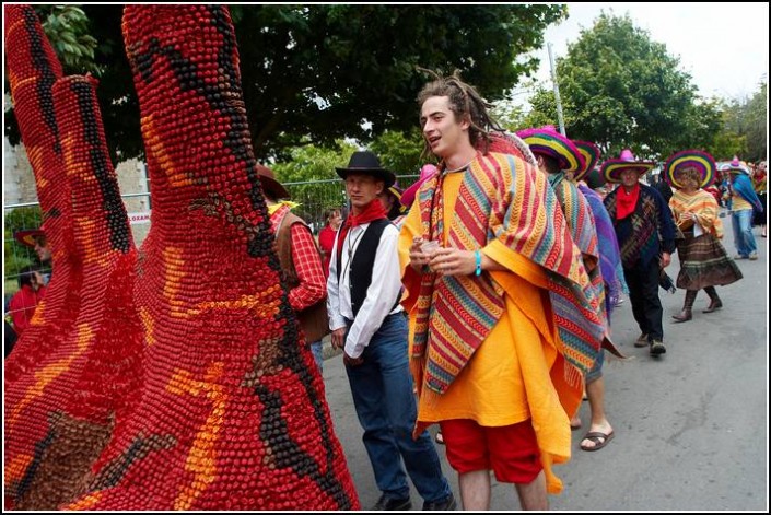 Le defile du dimanche &#8211; Festival Terre Neuvas (Bobital) 2008