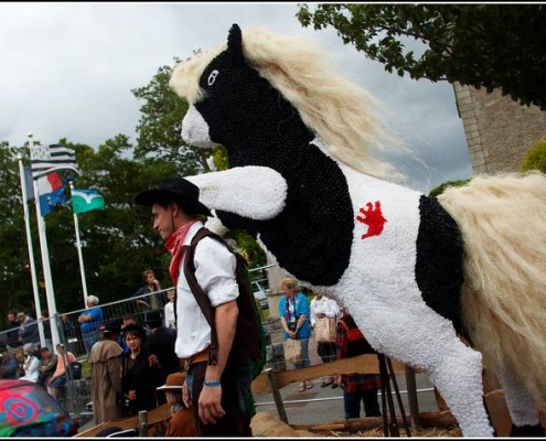 Le defile du dimanche &#8211; Festival Terre Neuvas (Bobital) 2008