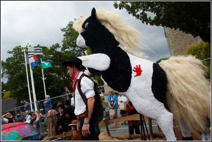 Le defile du dimanche &#8211; Festival Terre Neuvas (Bobital) 2008