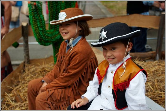 Le defile du dimanche &#8211; Festival Terre Neuvas (Bobital) 2008