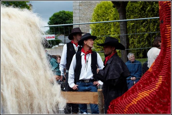 Le defile du dimanche &#8211; Festival Terre Neuvas (Bobital) 2008