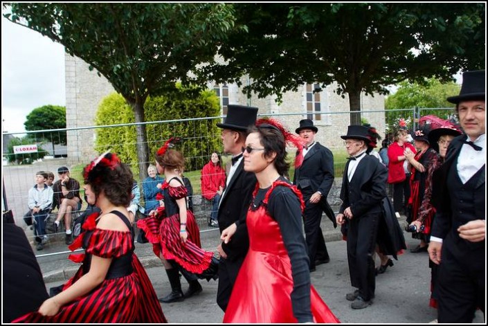 Le defile du dimanche &#8211; Festival Terre Neuvas (Bobital) 2008