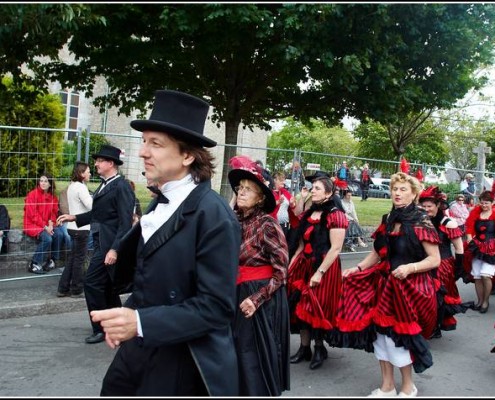 Le defile du dimanche &#8211; Festival Terre Neuvas (Bobital) 2008