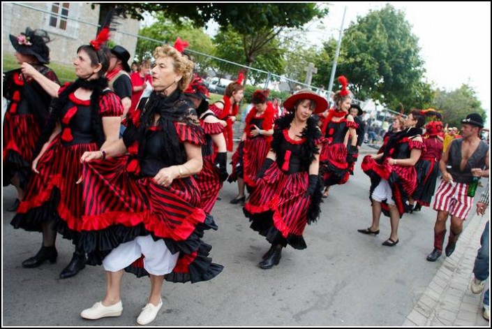 Le defile du dimanche &#8211; Festival Terre Neuvas (Bobital) 2008