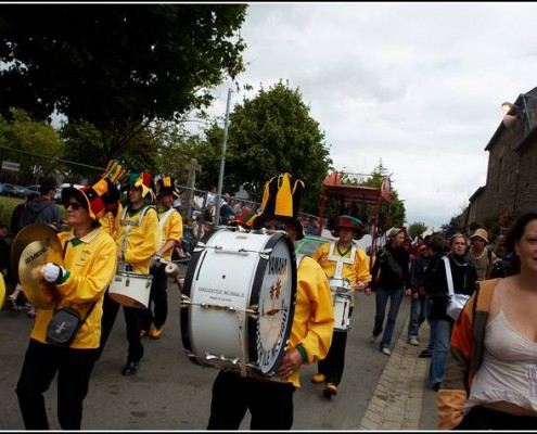 Le defile du dimanche &#8211; Festival Terre Neuvas (Bobital) 2008