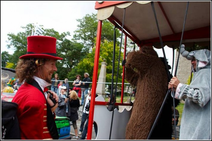 Le defile du dimanche &#8211; Festival Terre Neuvas (Bobital) 2008