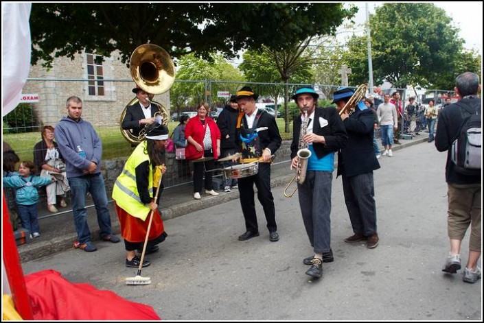 Le defile du dimanche &#8211; Festival Terre Neuvas (Bobital) 2008