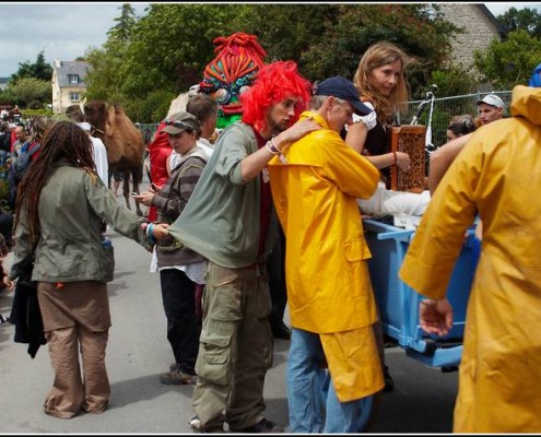 Le defile du dimanche &#8211; Festival Terre Neuvas (Bobital) 2008