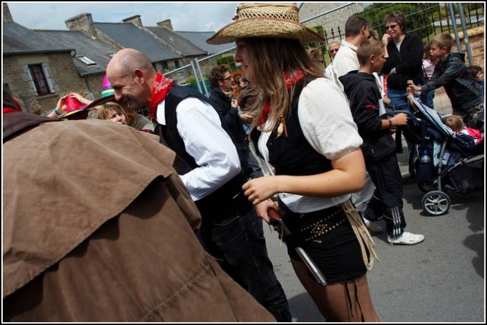 Le defile du dimanche &#8211; Festival Terre Neuvas (Bobital) 2008