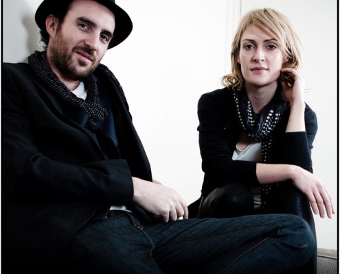 Metric &#8211; Portraits (Paris)