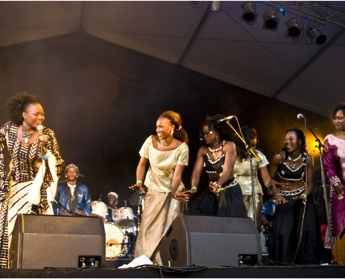 Oumou Sangare &#8211; Festival Indetendances 2009 (Paris)