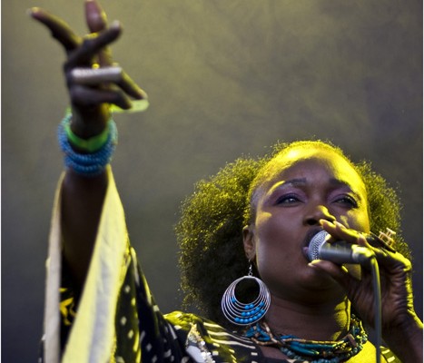 Oumou Sangare &#8211; Festival Indetendances 2009 (Paris)